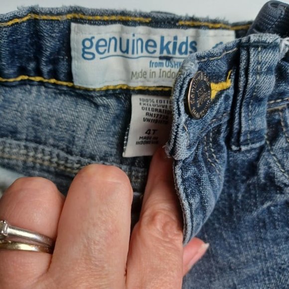 Oshkosh Genuine Kids - Boy's Size 4T - Adjustable Waist - Stonewashed Jeans - Picture 3 of 8